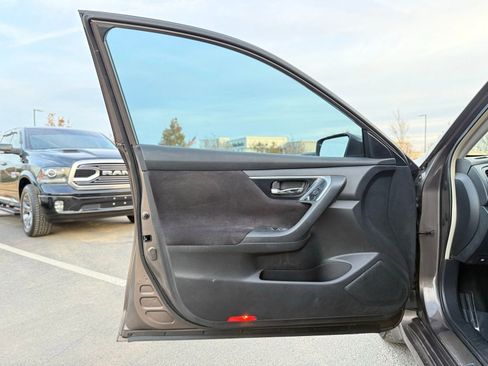 Used 2013 Nissan Altima 3.5 S image 11