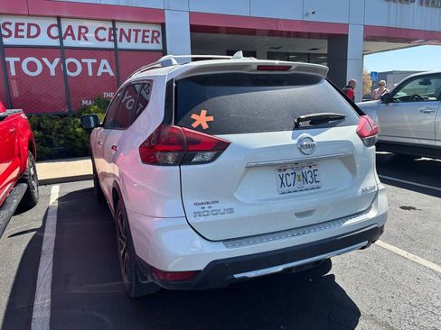 Used 2018 Nissan Rogue SL w/ Premium Package image 7