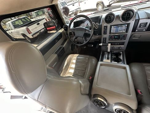Used 2003 HUMMER H2 w/ Preferred Equipment Group AWD/4WD image 38