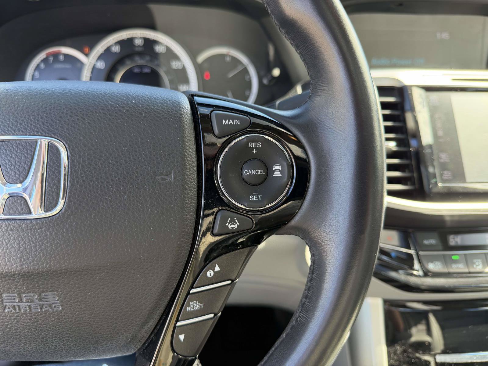 Used 2017 Honda Accord Touring image 25