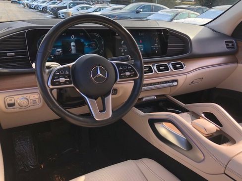 Used 2022 Mercedes-Benz GLE 350 4MATIC w/ Premium Package image 16