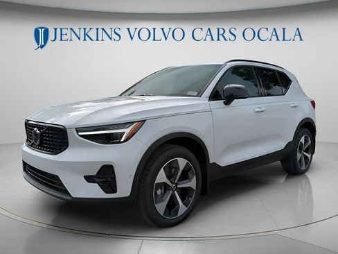 New 2026 Volvo XC40 B5 Plus w/ Protection Package Premier AWD/4WD image 8