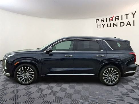Used 2023 Hyundai Palisade Calligraphy image 7