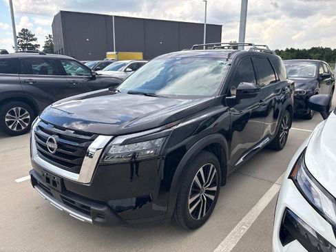 Certified 2025 Nissan Pathfinder Platinum w/ Cargo Package FWD image 1