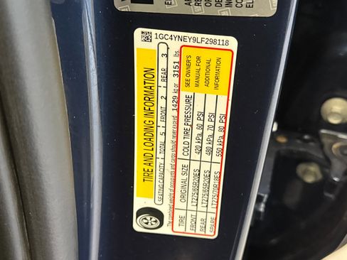 Used 2020 Chevrolet Silverado 2500 LT w/ All Star Edition image 27