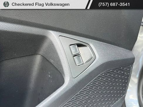 Used 2024 Volkswagen Jetta SE FWD image 15