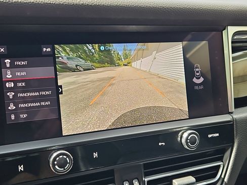 Certified 2024 Porsche Macan AWD/4WD image 17