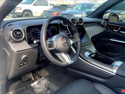 Used 2025 Mercedes-Benz GLC 300 4MATIC image 14