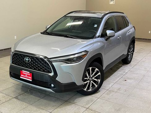 Certified 2023 Toyota Corolla Cross XLE image 1