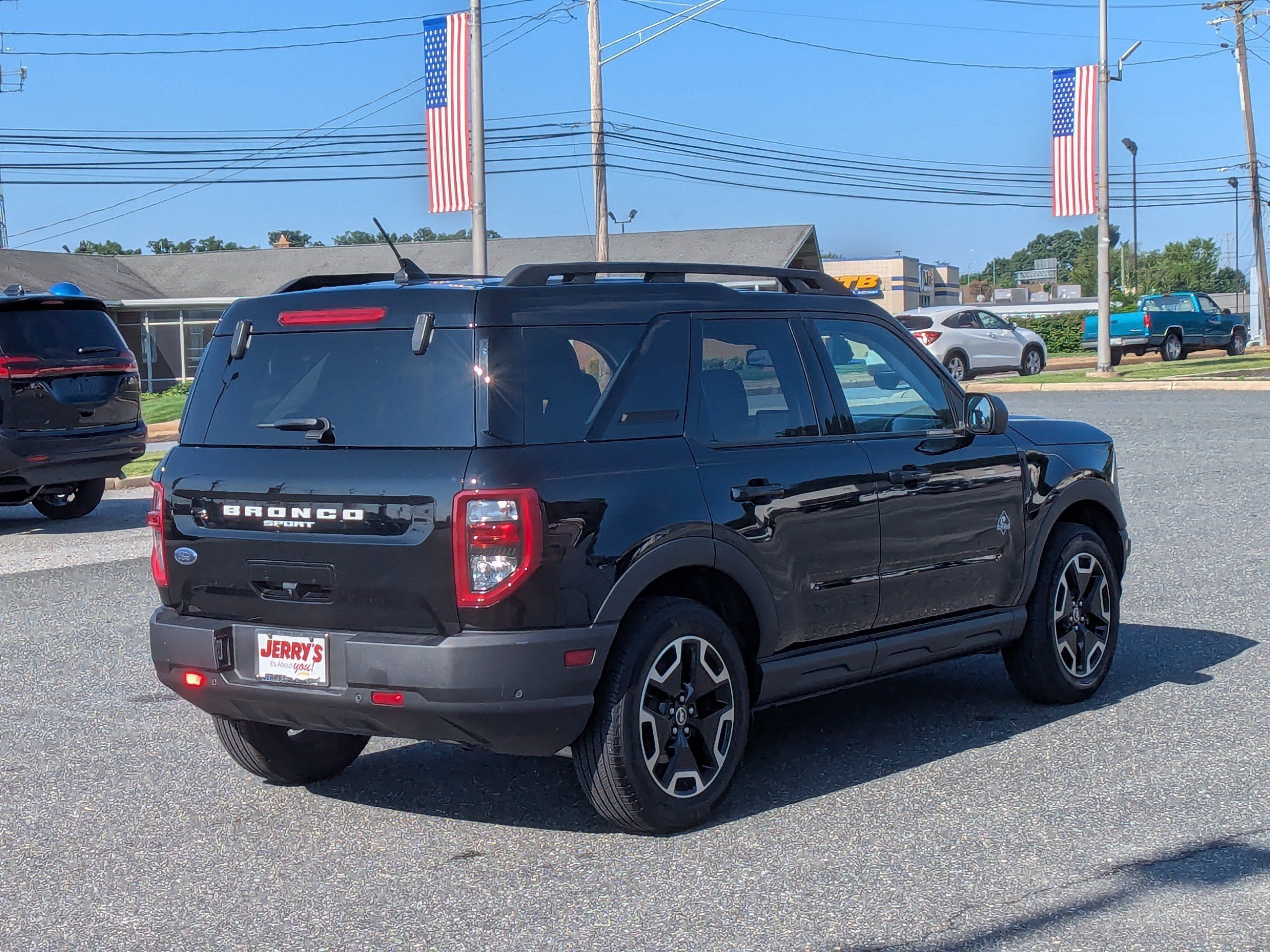 Used 2023 Ford Bronco Sport Outer Banks w/ Tech Package AWD/4WD image 9