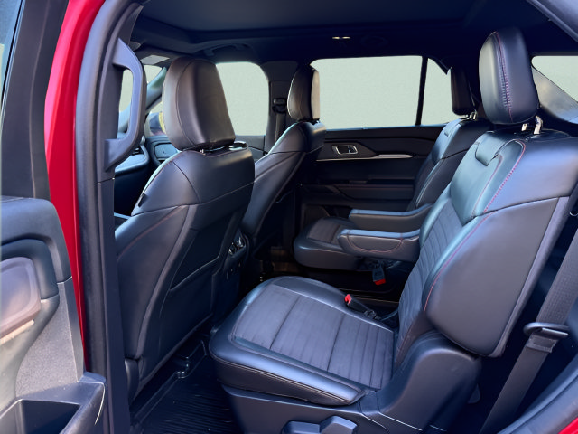 Used 2025 Ford Explorer ST-Line w/ Premium Package AWD/4WD image 5
