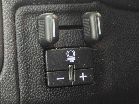 Used 2019 Chevrolet Colorado LT w/ LT Convenience Package image 7