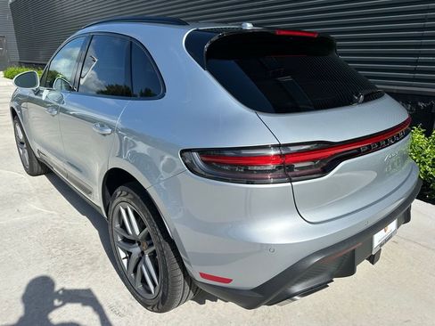 Used 2025 Porsche Macan image 3