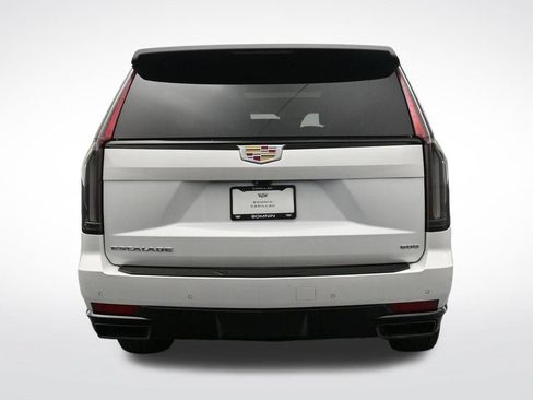 Certified 2022 Cadillac Escalade ESV Sport w/ Touring Package AWD/4WD image 4