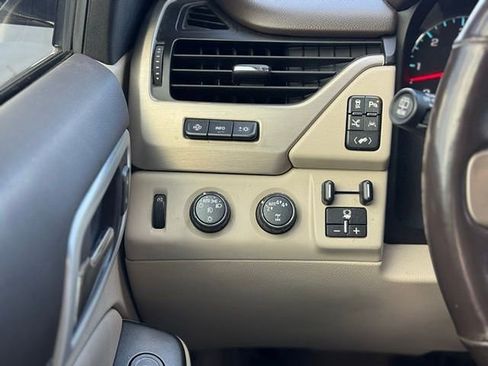 Used 2019 GMC Yukon Denali w/ Denali Ultimate Package image 14