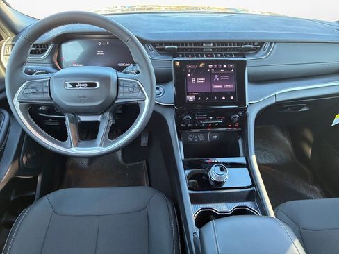 New 2025 Jeep Grand Cherokee Laredo X w/ Luxury Tech Group I image 21