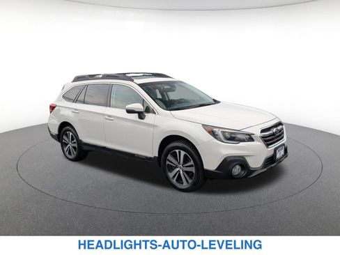 Used 2018 Subaru Outback 2.5i Limited AWD/4WD image 3
