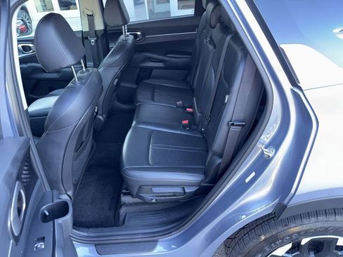 Used 2024 Kia Sorento S FWD image 10