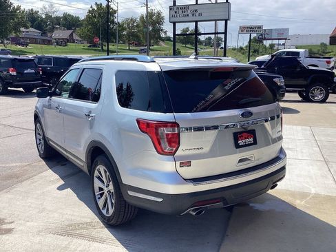 Used 2018 Ford Explorer Limited AWD/4WD image 3