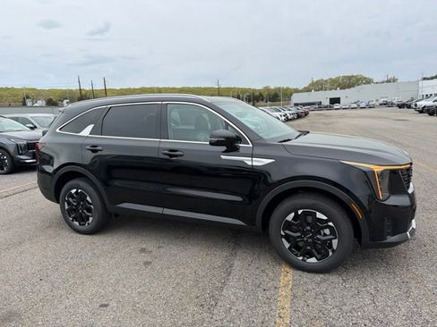 New 2026 Kia Sorento S AWD/4WD image 2