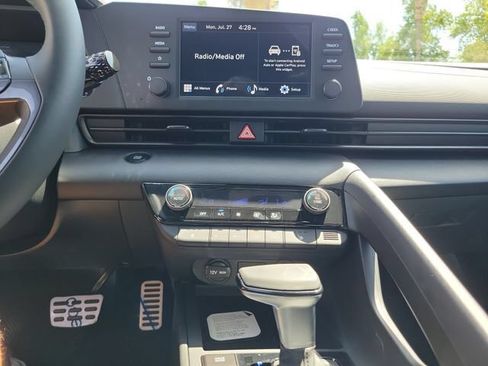 New 2026 Hyundai Elantra SEL Sport FWD image 15