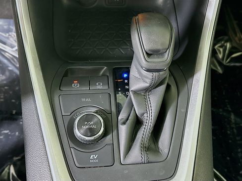 Used 2025 Toyota RAV4 XLE w/ Convenience Package AWD/4WD image 21