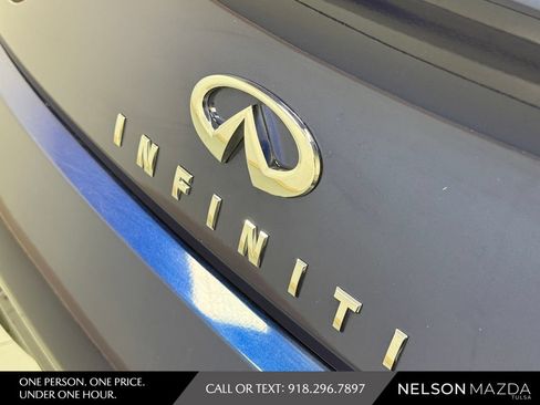Used 2017 INFINITI Q60 3.0t w/ Cargo Package RWD image 16
