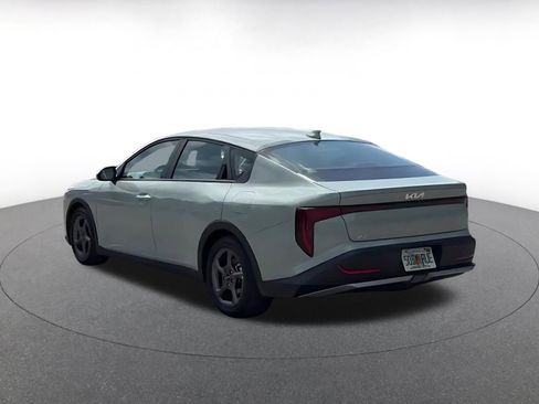 Used 2025 Kia K4 LXS image 11