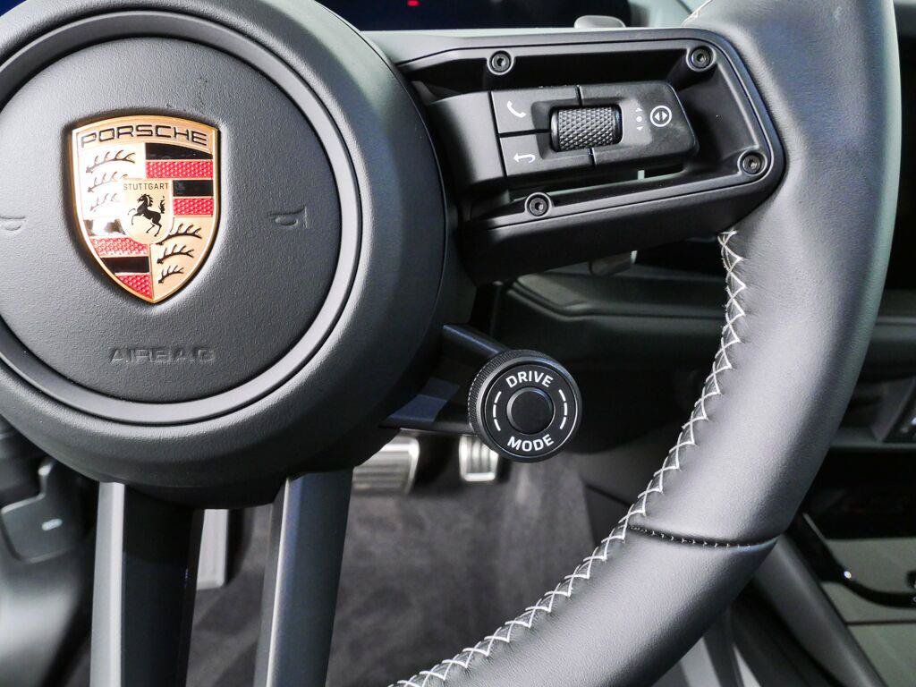 New 2026 Porsche Cayenne GTS AWD/4WD image 11