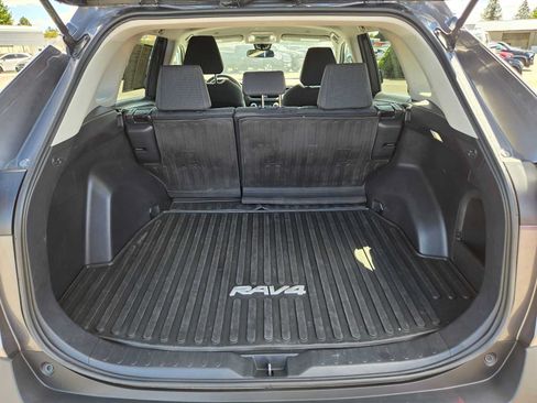 Used 2023 Toyota RAV4 LE AWD/4WD image 13