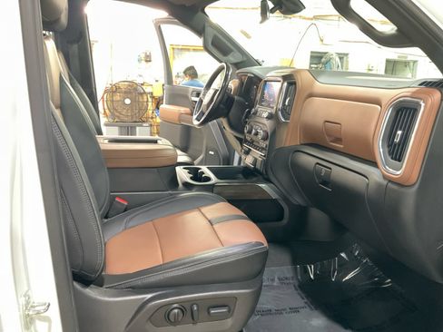 Used 2022 Chevrolet Silverado 3500 High Country w/ Z71 Off-Road Package AWD/4WD image 22