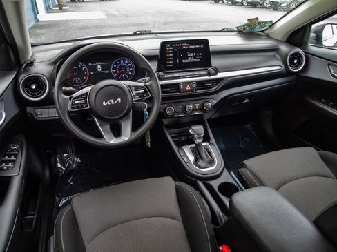 Used 2024 Kia Forte LXS FWD image 27