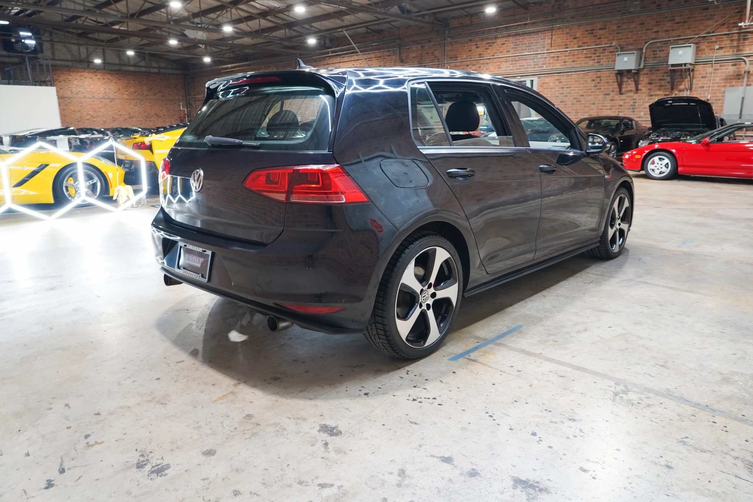 Used 2017 Volkswagen GTI S FWD image 13