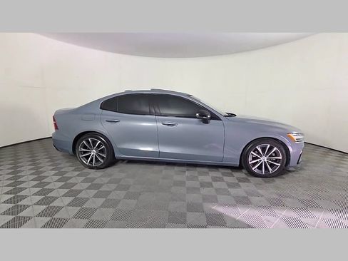 Used 2022 Volvo S60 B5 Momentum AWD/4WD image 36