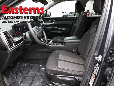 Used 2024 Kia Sorento LX image 14