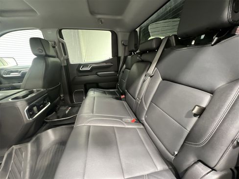 Used 2022 Chevrolet Silverado 1500 LTZ w/ Z71 Off-Road Package image 22