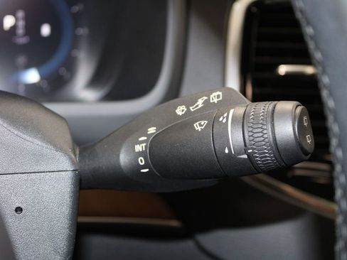 Used 2023 Volvo XC90 B5 Plus image 43