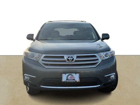 Used 2012 Toyota Highlander Limited w/ Tow Pkg AWD/4WD image 9