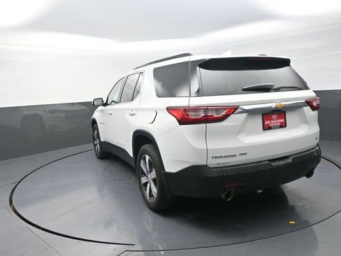 Used 2019 Chevrolet Traverse LT w/ LT Premium Package AWD/4WD image 3