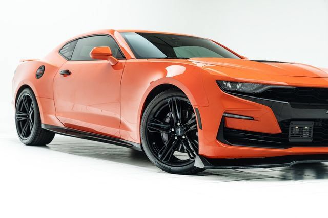 Used 2019 Chevrolet Camaro SS RWD image 3