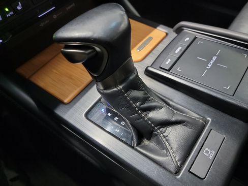 Used 2020 Lexus ES 350 w/ Luxury Package FWD image 27