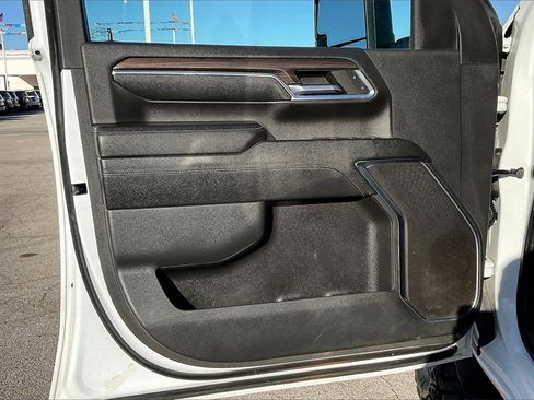 Used 2024 Chevrolet Silverado 2500 LT w/ Convenience Package image 18