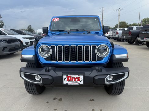 Used 2026 Jeep Wrangler Unlimited Sahara AWD/4WD image 33