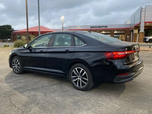 Used 2025 Volkswagen Jetta SE FWD image 6