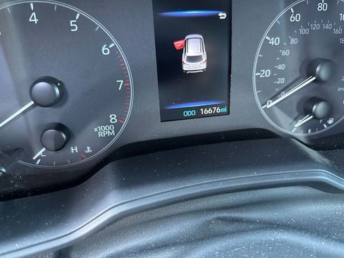 Used 2023 Toyota Corolla Cross AWD Hybrid image 9