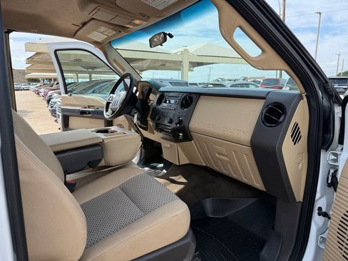 Used 2016 Ford F250 XLT w/ FX4 Off-Road Package AWD/4WD image 16