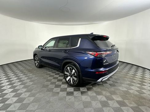 New 2026 Mitsubishi Outlander SE image 10