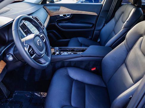 Used 2024 Volvo XC90 B5 Plus w/ Protection Package Premier image 21