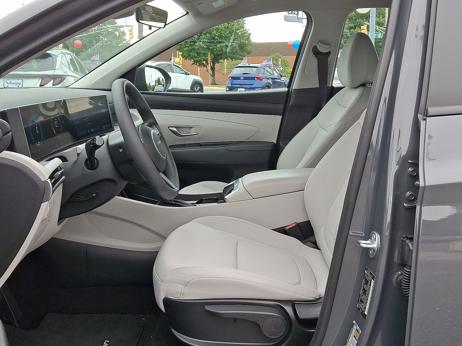 Used 2025 Hyundai Tucson SE AWD/4WD image 9