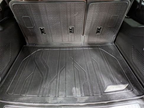 Certified 2022 Chevrolet Suburban High Country image 28